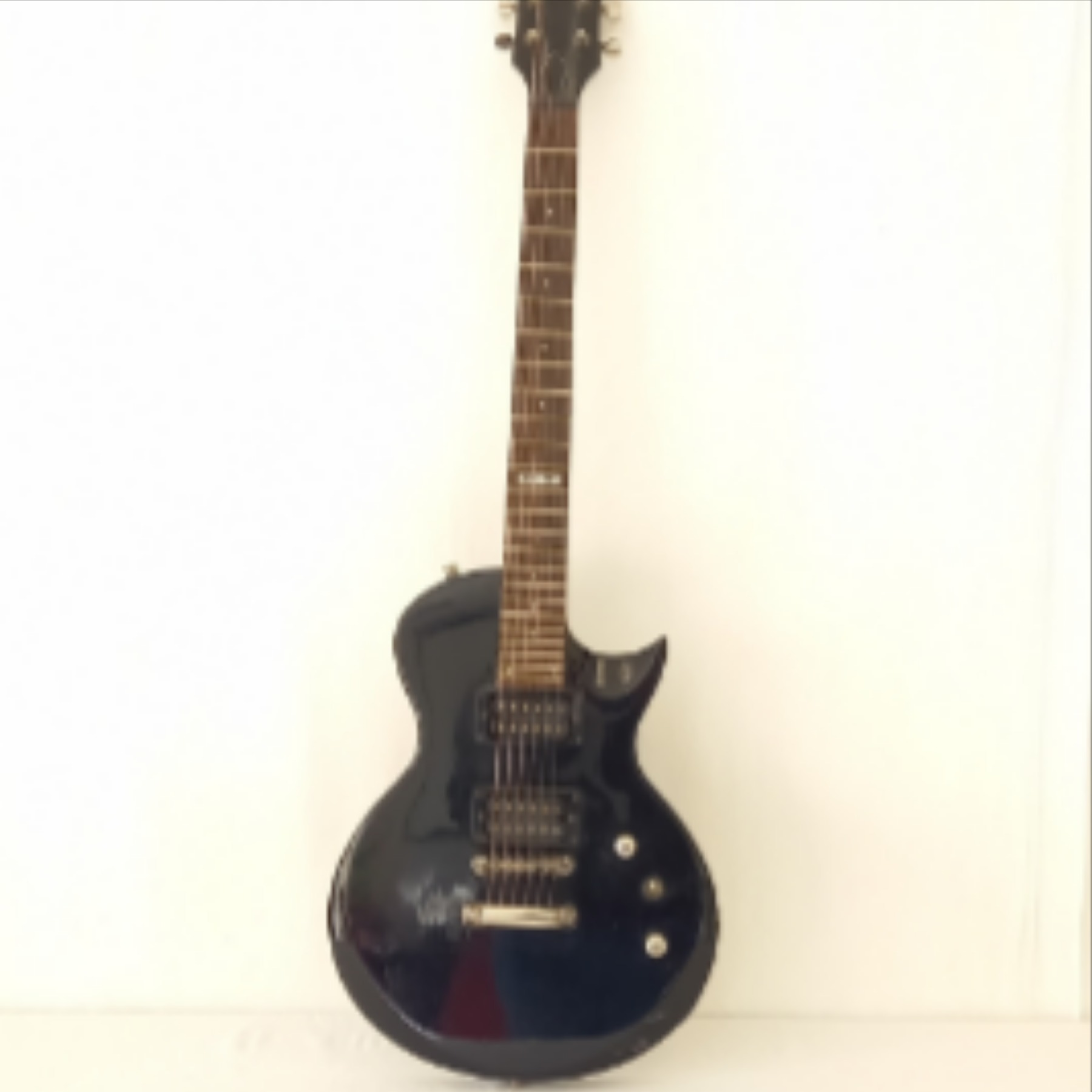 Voir photo 2 de Guitare électrique LTD - EC -10. Guitare électrique LTD - EC -10. Bon état - Vue 2 -